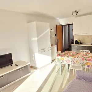 https://cozy-apartment-with-garden.it-lombardy.com