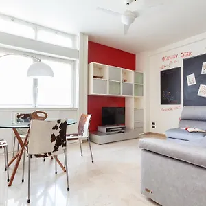 https://plinio48-apartment-modern-and-elegant.it-lombardy.com